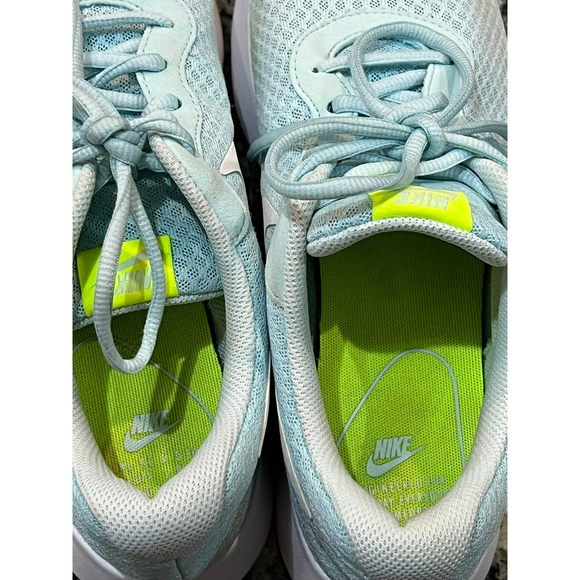 Nike Tanjun Sneakers, size 9.5 - Picture 6 of 6